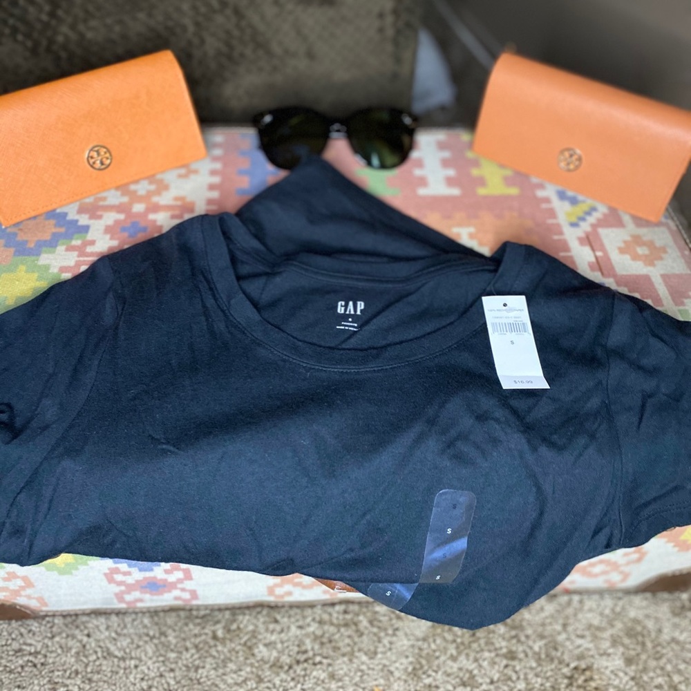 BRAND NEW W/ TAGS - Plain Black Tee